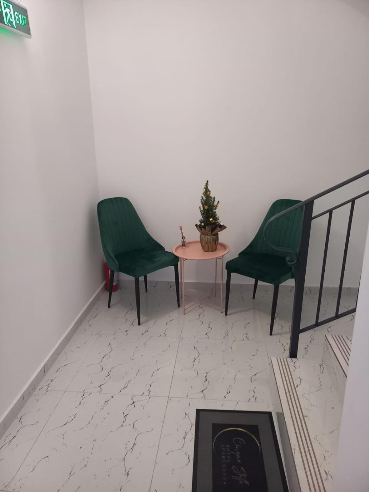Cinque Stelle Hotel Apartments Клуж-Напока Екстер'єр фото